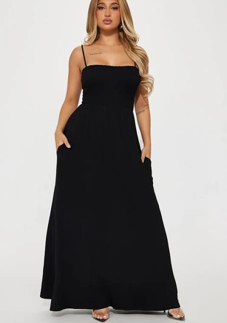 31% off | Fashion Nova Holly Maxi Dress