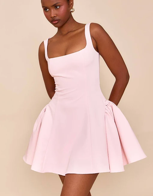 60% off | PrettyLittleThing Women’s Woven Square Neck Shift Dress